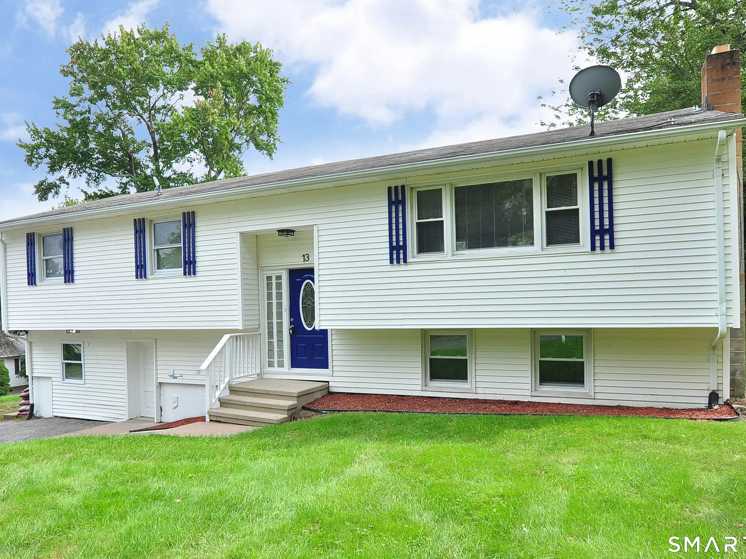 5 bed, 3.5 bath, 1288 sqft, $3,400 — Photo 3