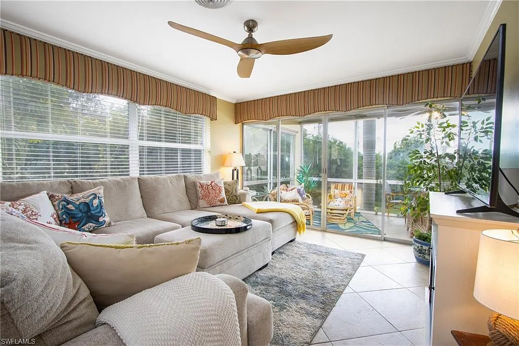 2 bed, 2.0 bath, 1100 sqft, $5,700 — Photo 4