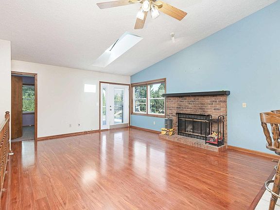 4th image of 2040 Bristol Dr