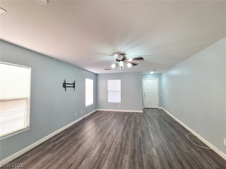 6172 Freedom Flag Ave — Photo 4
