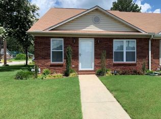 521 College St NW, Hartselle, AL 35640