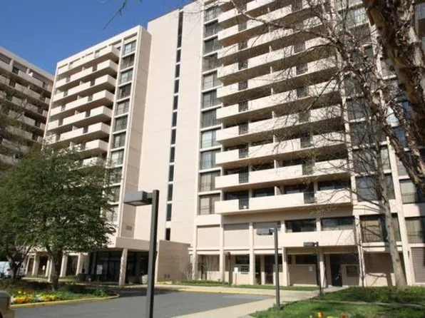 4141 Henderson Rd #127, Arlington, VA 22203