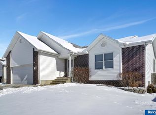 5032 NW 10th St, Lincoln, NE 68521