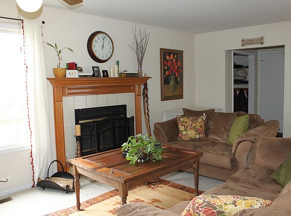 2nd image of 2833 Dorothy Dr