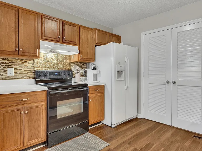 3716 Southridge Blvd — Photo 10