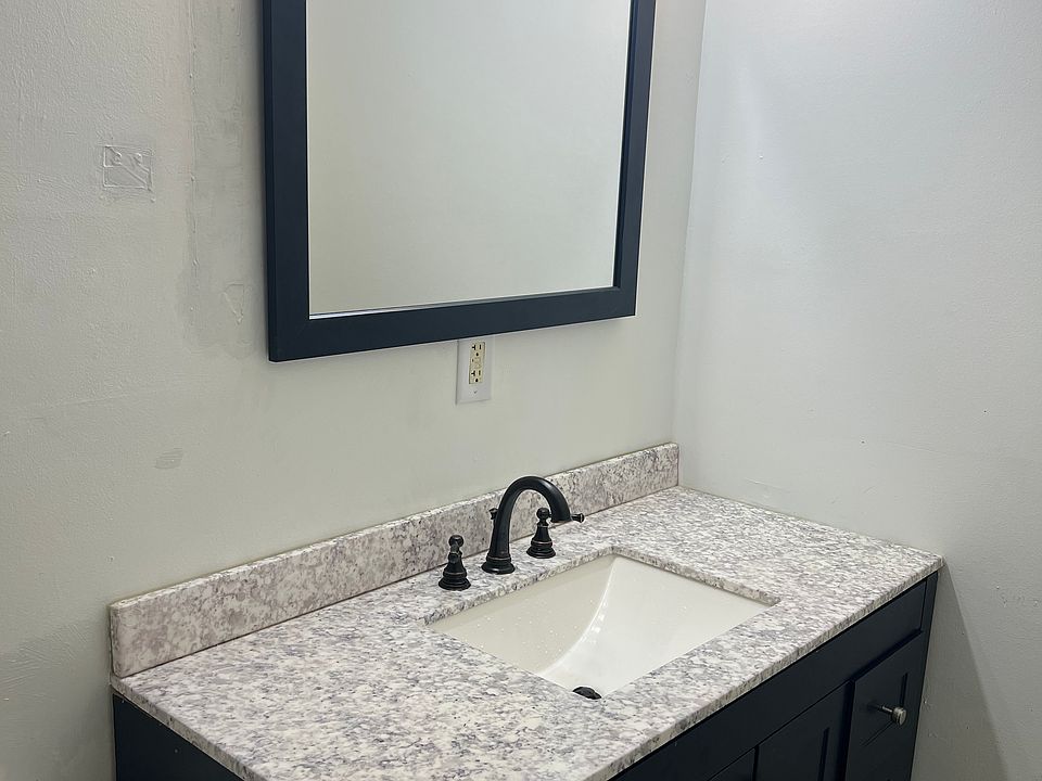 1st image of 814 Sherburne Ave APT 1