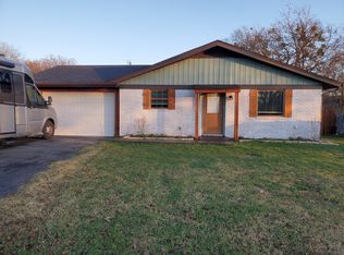 535 E Hickory St, Rhome, TX 76078