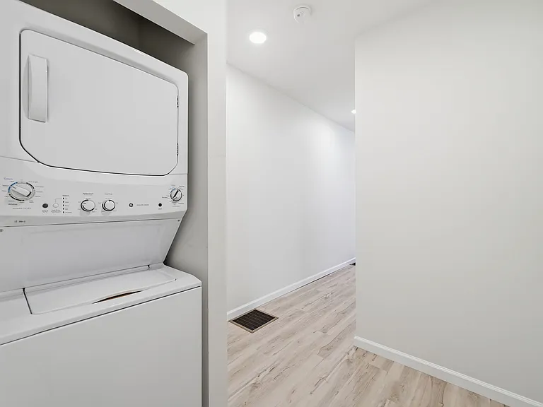 4257 Norfolk Ave #1W — Photo 8