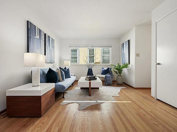 4th image of 220 Poplar Ave