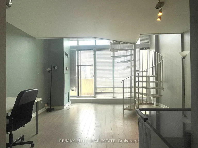 25 Maitland St #1502 — Photo 3