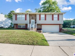 1465 Crestview Dr, Radcliff, KY 40160