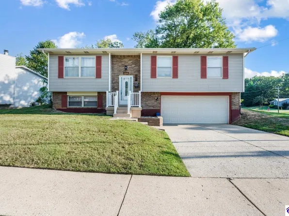 1465 Crestview Dr, Radcliff, KY 40160