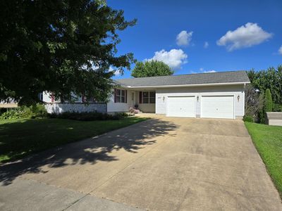 737 6th St E, Cresco, IA, 52136