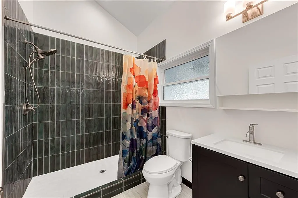 2 bed, 2.0 bath, 1405 sqft, $2,400 — Photo 3