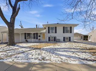 408 Day St NW, Cedar Rapids, IA 52405