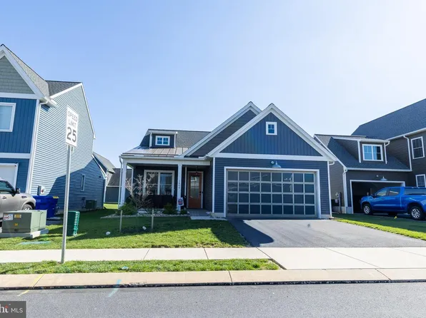 1404 Barrington Dr, Mount Joy, PA 17552