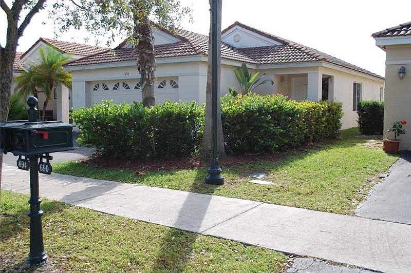 1st image of 694 San Remo Dr