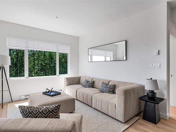 4th image of 2000 W Park Ln #101