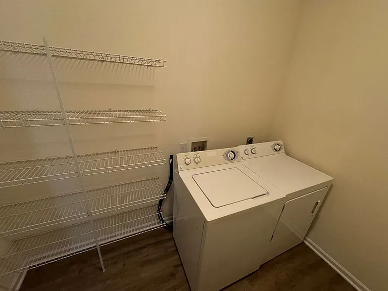 1420 Ladora Dr — Photo 21