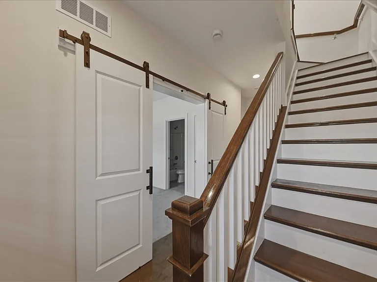 3908 Edwards Rd — Photo 6