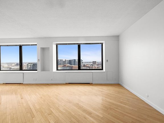 2nd image of 85 E India Row APT 23D