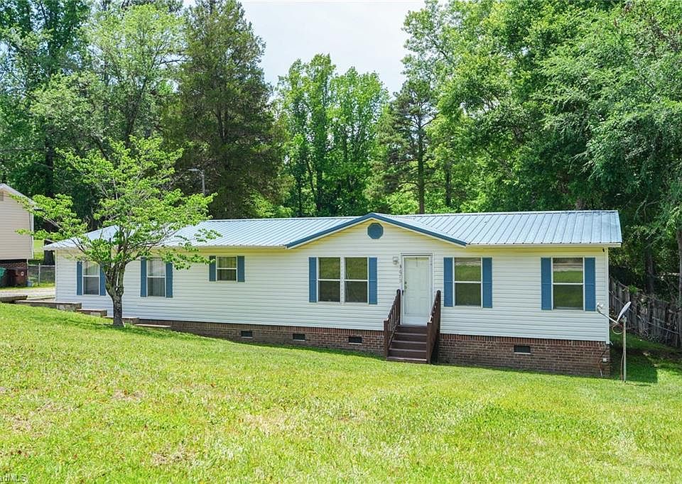 1st image of 3679 Meadowbrook Dr