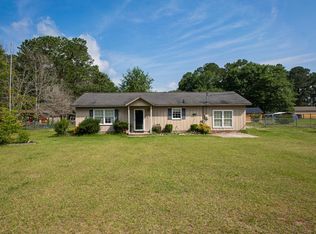 555 Woodfield Ln, Sumter, SC 29150
