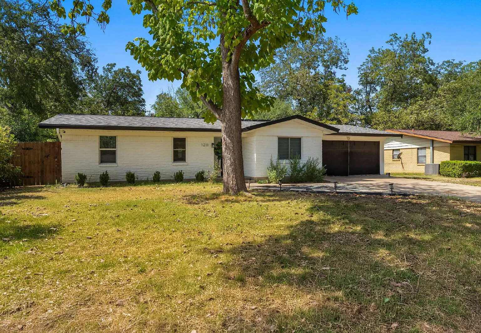 3 bed, 2.0 bath, 1310 sqft, $3,500 — Photo 1