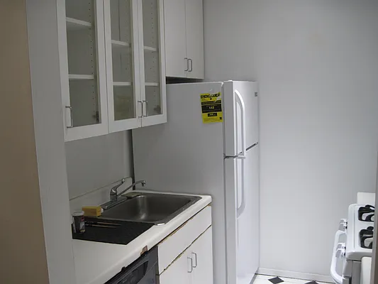 Rented by 18 REALTY | media 39