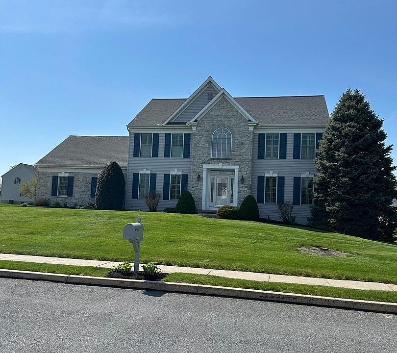 2nd image of 527 Peace Ave