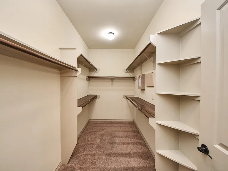 1902 Argos Dr — Photo 36