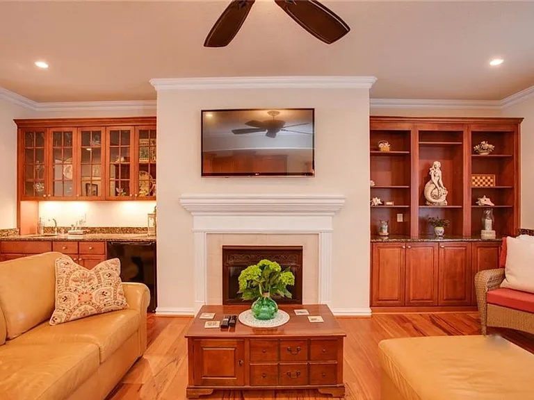 1032 Horton Pl — Photo 5