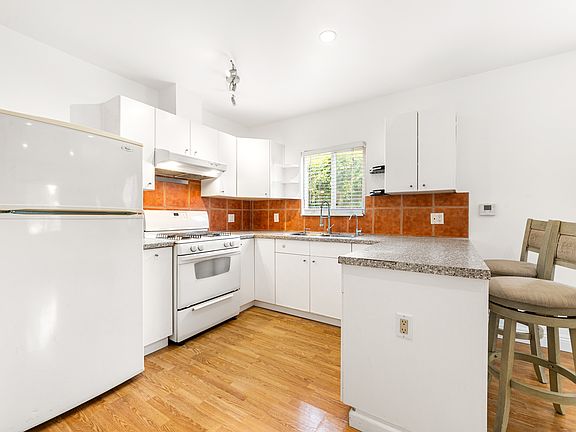 4th image of 1836 Euclid St APT 1