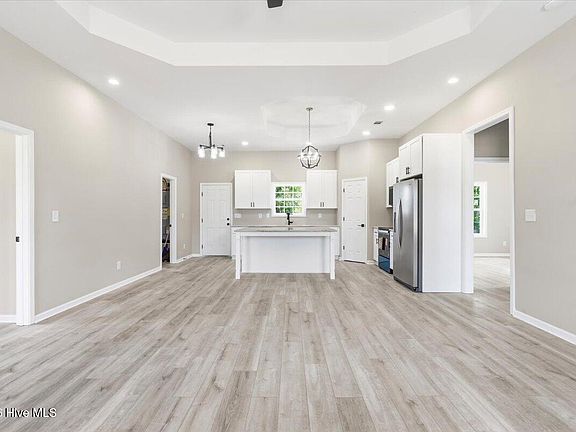 5th image of 3616 Larkspur Drive