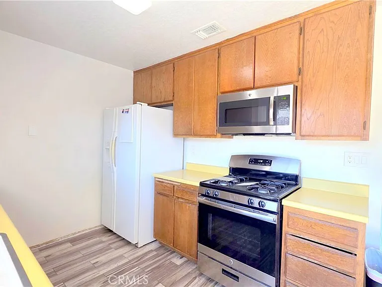 1546 Clock Ave — Photo 8