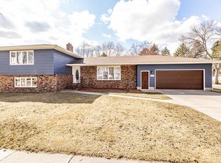 403 10th St SE, Barnesville, MN 56514