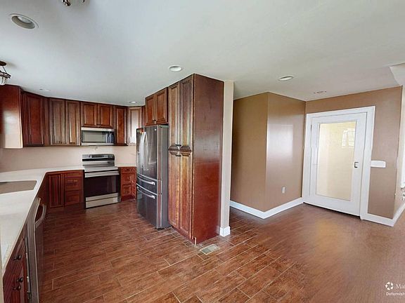5th image of 1700 Wiltshire Blvd