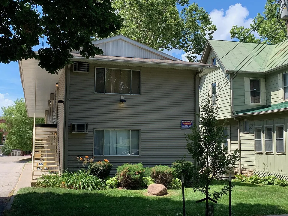 527 S Van Buren St #1