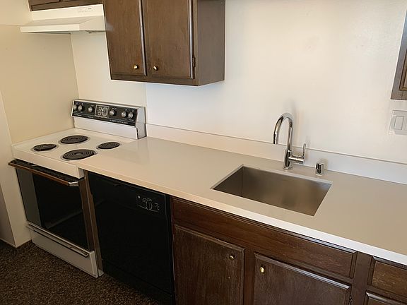 3rd image of 211 27th Ave APT 103