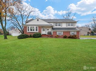 102 Aberdeen Rd, Aberdeen, NJ 07747