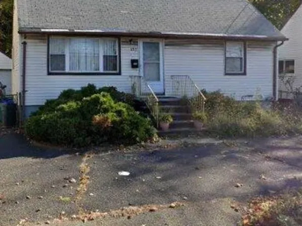 402 Broad Ave, Ridgefield, NJ 07657