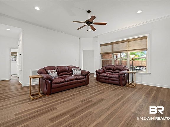 5th image of 10452 Gayfer Road Ext