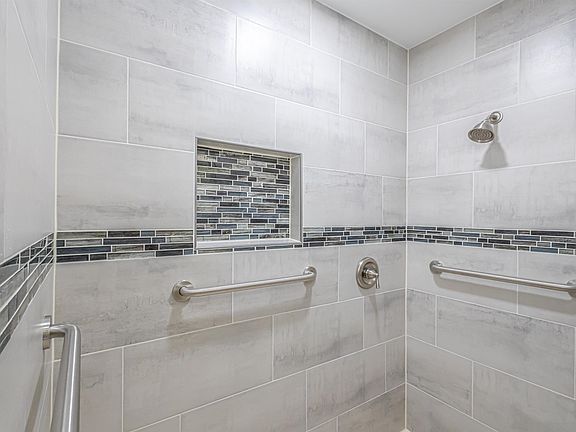 3rd image of 202 Ranch Rd