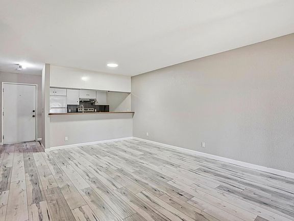 5th image of 1391 Monument Blvd APT 10