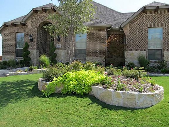 2nd image of 536 Castlewood Dr