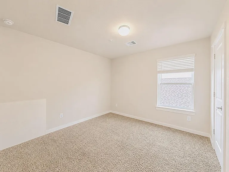 323 Bennett St — Photo 19