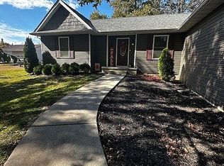 124 Hunt Rd, Carbondale, IL 62902