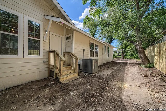 823 W French Pl — Photo 23