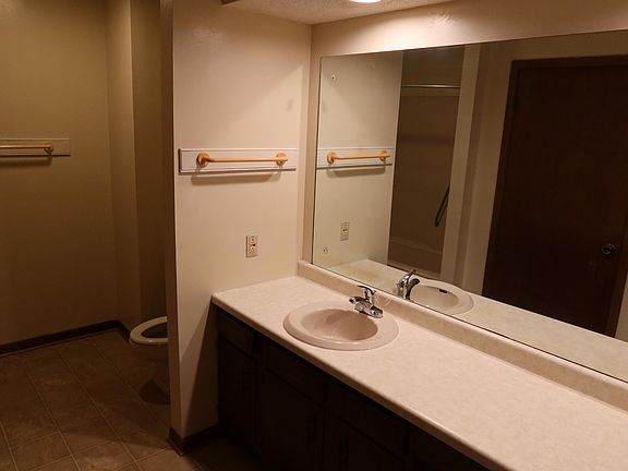 5th image of 9005 Creekside Ln APT A