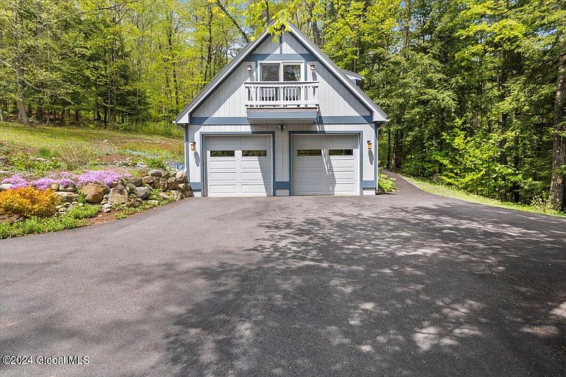 4th image of 609 Diamond Point Road